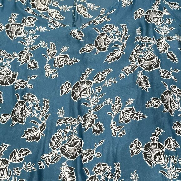 Torrid Open Shoulder Blue Floral Blouse Top Women’s 2XL - Picture 4 of 4